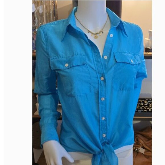 Lauren Ralph Lauren Tops - NWOT Lauren Ralph Lauren Blue Silk cotton button-down shirt Small